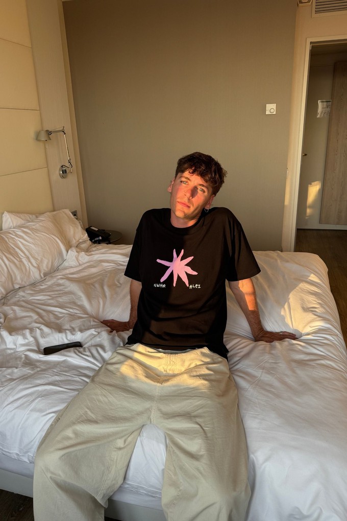 Romantic T-shirt black from NWHR