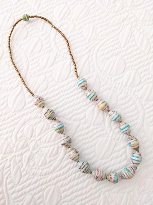 Zeitlose, schicke, nachhaltige Kette mit recycelten Papierperlen "Hellen" from PEARLS OF AFRICA