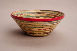 Große Dekoschale aus Recyclingpapier "Kireka" from PEARLS OF AFRICA