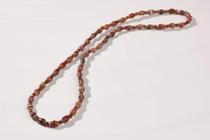 Kurze, feine Halskette mit Papierperlen "La Petite Malaika" (auch für Kinder geeignet) from PEARLS OF AFRICA