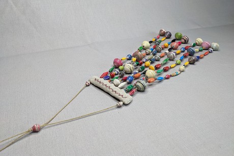 Fenster-/Wand-Dekoration aus Papierperlen "Bunto" from PEARLS OF AFRICA