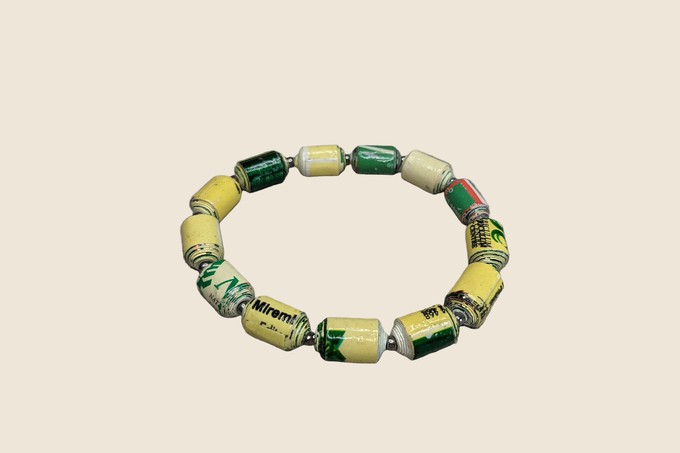 Papierperlenarmband „Kribi“ – geometrisch & markant from PEARLS OF AFRICA