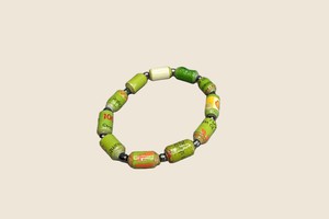 Papierperlenarmband „Kribi“ – geometrisch & markant from PEARLS OF AFRICA