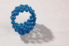 Kreolenarmband mit Papierperlen "Viva Bangle" via PEARLS OF AFRICA