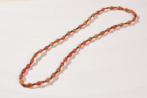 Kurze, feine Halskette mit Papierperlen "La Petite Malaika" (auch für Kinder geeignet) from PEARLS OF AFRICA