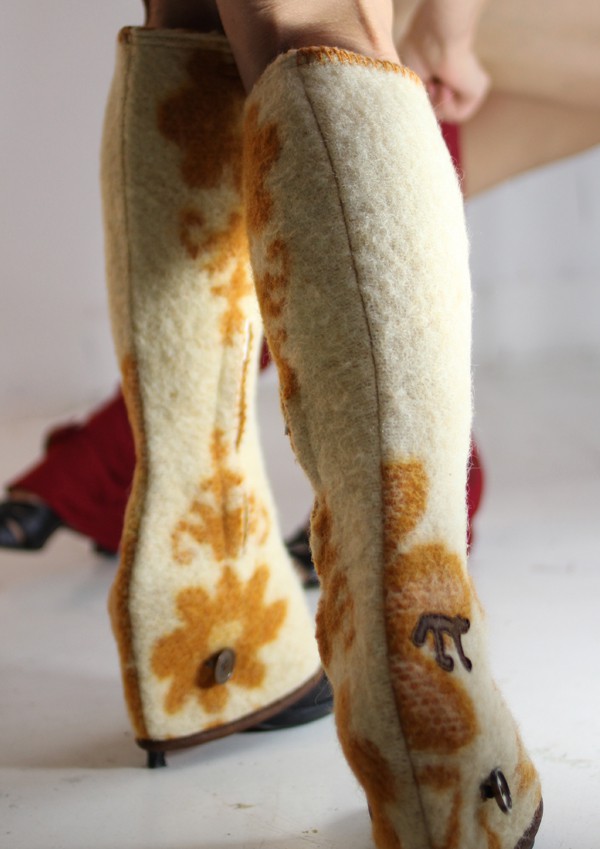 Autumn Flower Edie comfortable gaiters from Pepavana Autumn Flower Edie comfortable gaiters from Pepavana