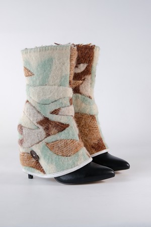 Tigra | unique gaiters from felted woollen blankets from Pepavana Tigra | unique gaiters from felted woollen blankets from Pepavana