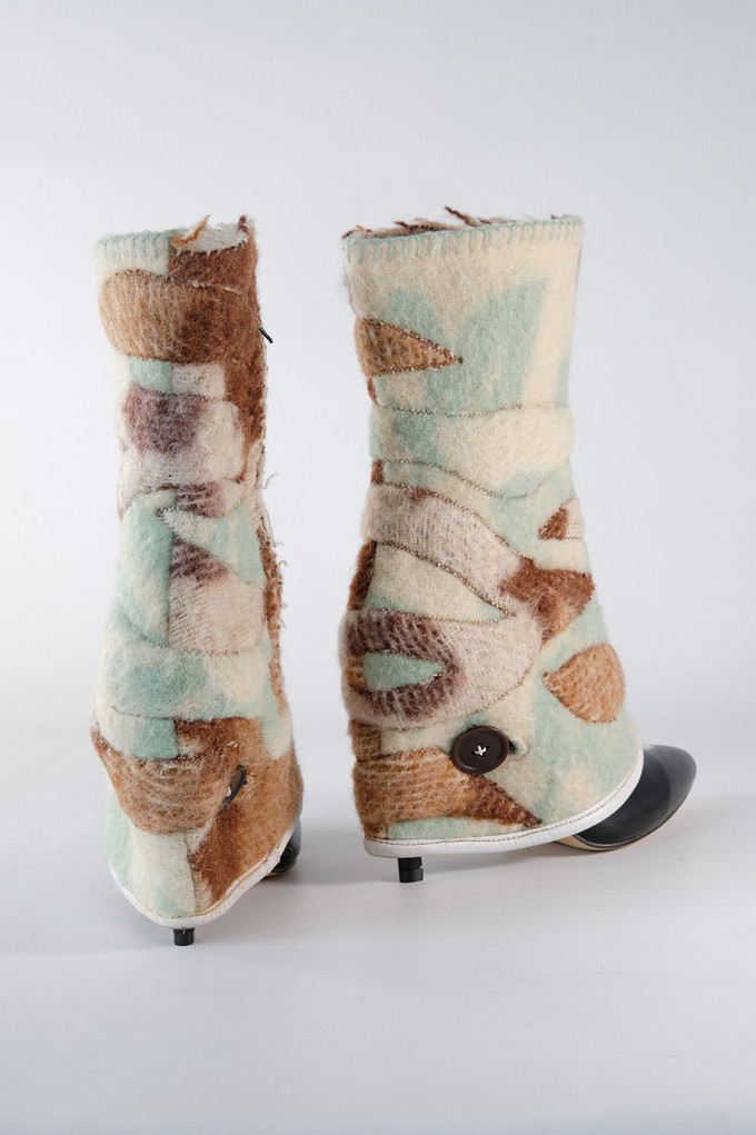 Tigra | unique gaiters from felted woollen blankets from Pepavana Tigra | unique gaiters from felted woollen blankets from Pepavana