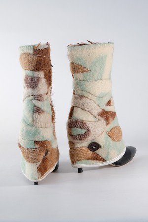 Tigra | unique gaiters from felted woollen blankets from Pepavana Tigra | unique gaiters from felted woollen blankets from Pepavana