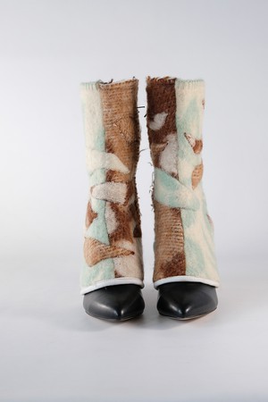 Tigra | unique gaiters from felted woollen blankets from Pepavana Tigra | unique gaiters from felted woollen blankets from Pepavana