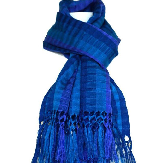 Scarf with Fringes Dark Blue - Handmade and Fairtrade from Quetzal Artisan