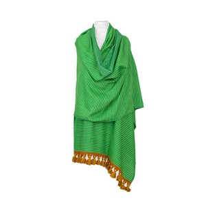 Shawl Green Lemon - Oversized - Fashionable and Fairtrade from Quetzal Artisan