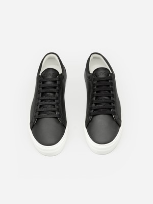 Grape Essential - Classic Black from QURC. amsterdam