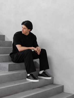 Grape Essential - Classic Black from QURC. amsterdam