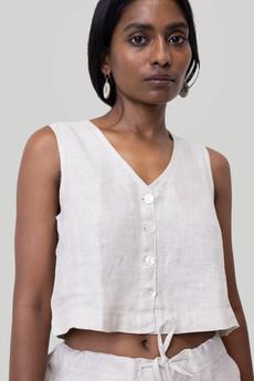 Cropped vest shirt via Reistor