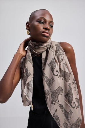 The Mara Scarf in Brown from Reistor