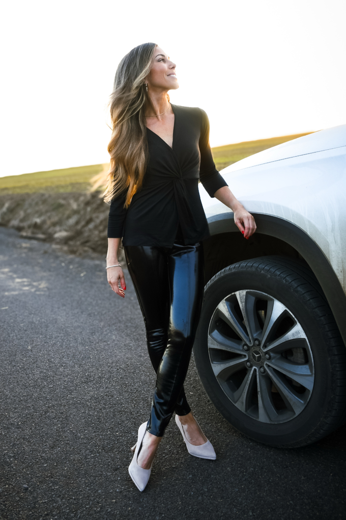 Twist Front Knit Shirt in Black from Reistor