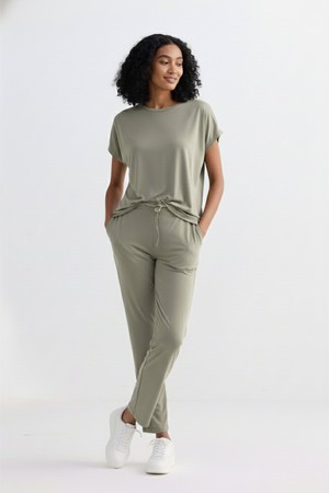 Relaxed Tee Set in Olive from Reistor