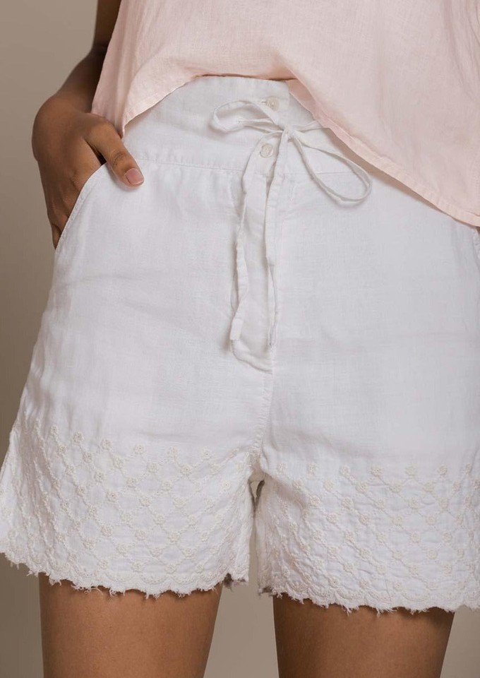 Raindrops on Flip Flops Shorts in Coconut White from Reistor