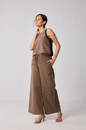 Matching Set with Wide-leg Pants and Colorblock Top in Brown from Reistor