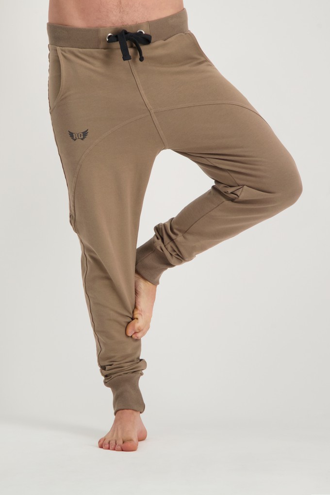 Yoga Pants Arjuna – Inca Cacao from Renegade Guru