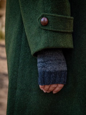 Purl Stitch Wrist Warmers | Charcoal from ROVE