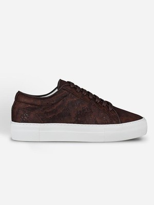 Sneakers Castanha Brown Essential from Shop Like You Give a Damn