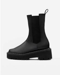 Chelsea Boots Riot Black via Shop Like You Give a Damn