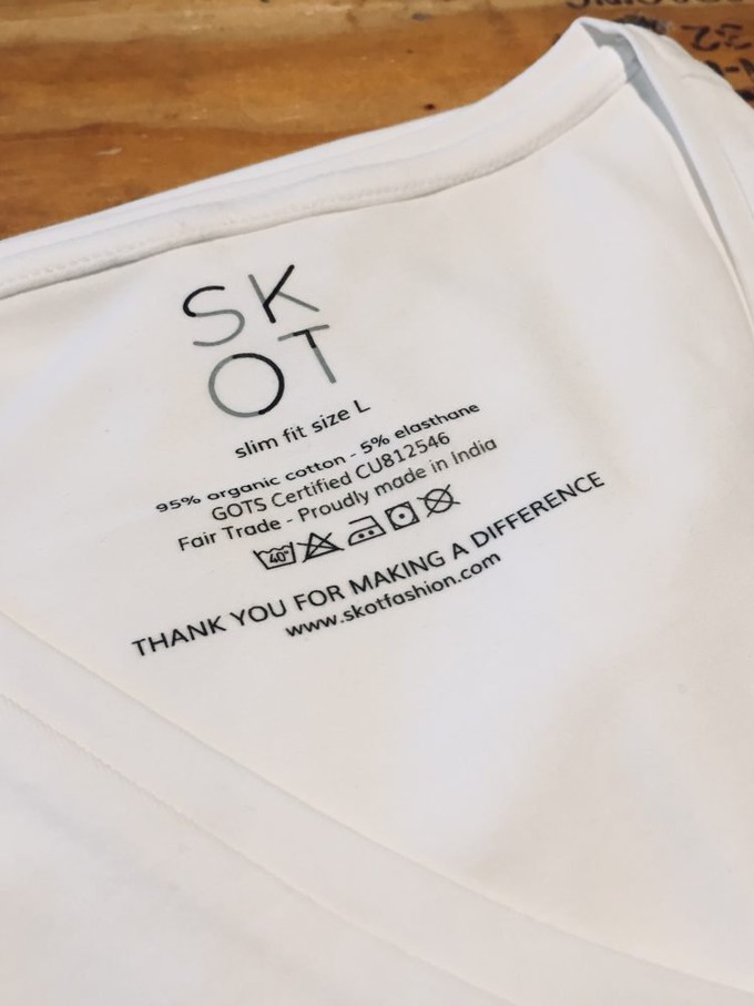 T-shirt - Regular V-neck 2-pack - White from SKOT