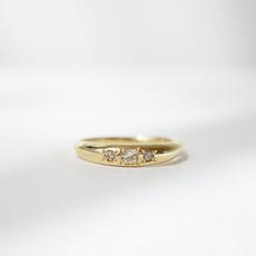 Diamond June ring - Gold 14k & Re-used Diamonds via Solitude the Label