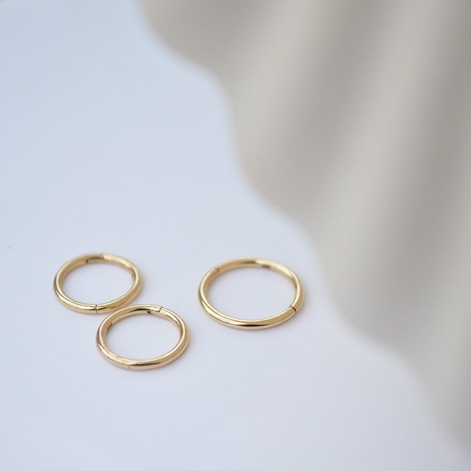 Click earhoop - Gold 14k from Solitude the Label