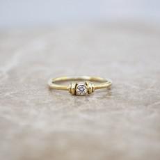 Swirl diamond ring - Gold 14k & Re-used Diamond via Solitude the Label