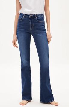 Anamaa flared jeans dark blue via Sophie Stone