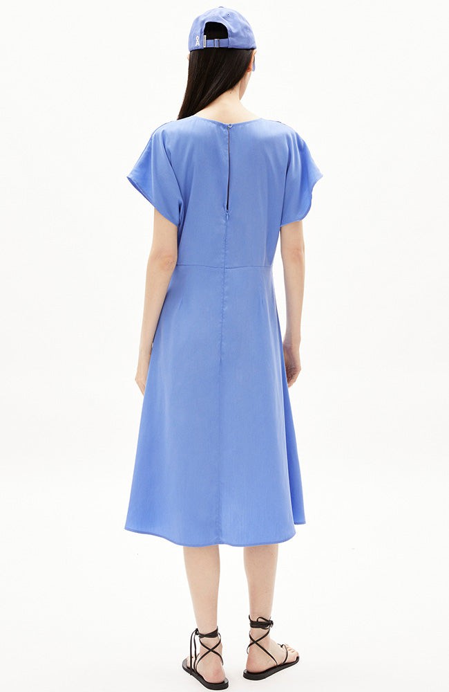 Aalbine Kleid blau blühen from Sophie Stone