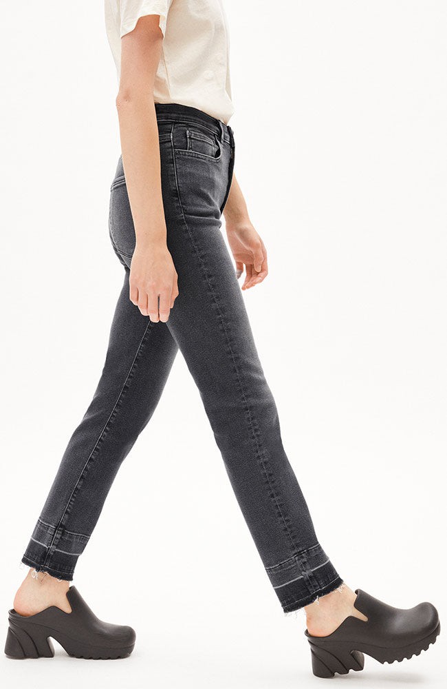 Lejaani Jeans mit geradem Bein Lakritze from Sophie Stone