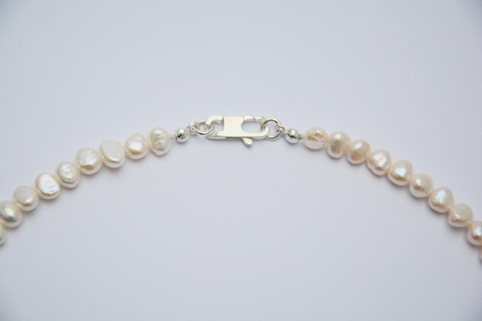 THE SQUIGGLY PEARL NECKLACE from squïd studios