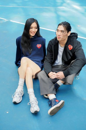 NOLZZA HEART NAVY HOODIE from SSEOM BRAND