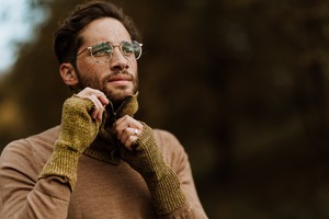 Earl Men’s Fingerless Gloves – Rib Knit Merino Ochre Blend with Zippers from STUDIO MYR
