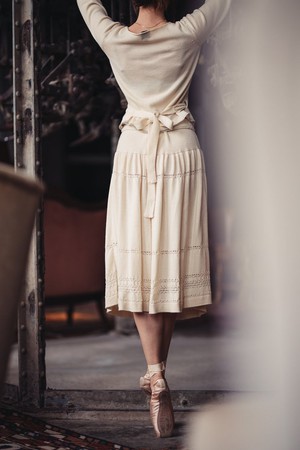 Pearl Merino Bohemian-Chic Knitted Midi Skirt with Lace Details – Wool White from STUDIO MYR