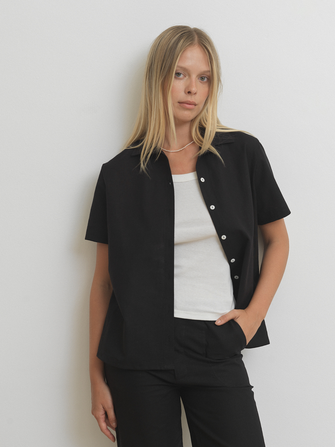 Black Short-Sleeve Cotton & Linen Shirt   | By Signe from The Collection One