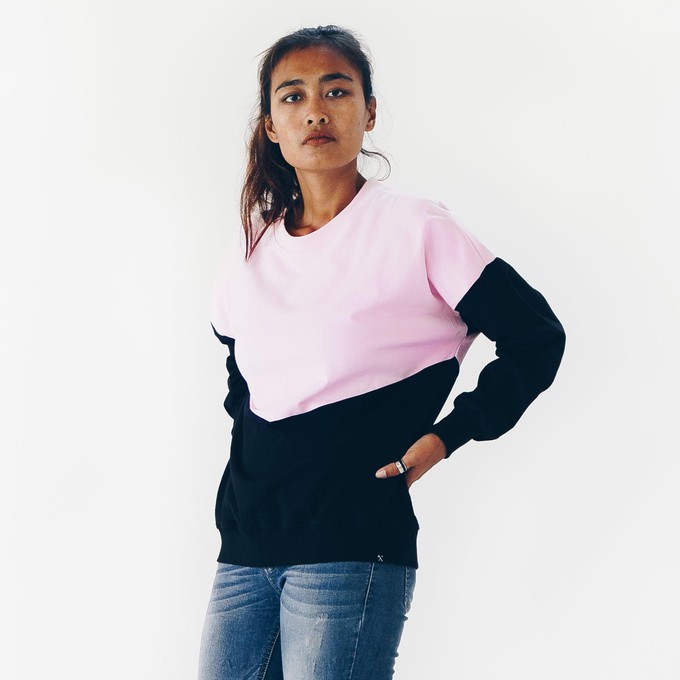 Sweatshirt - lockere Passform - aus Bio-Baumwolle - schwarz, pinkº from The Driftwood Tales