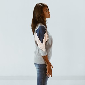 Sweatshirt - AMY - aus 4 verschiedenen recycelten Stoffen - Hellrosa, Denim, Grau from The Driftwood Tales