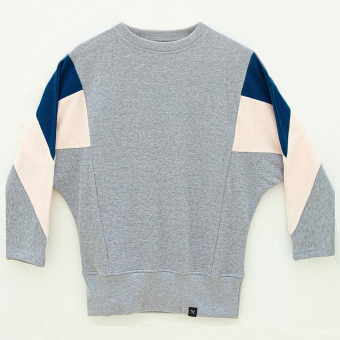 Sweatshirt - AMY - aus 4 verschiedenen recycelten Stoffen - Hellrosa, Denim, Grau from The Driftwood Tales