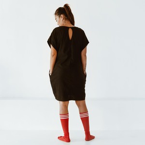 Kleid – recycelte Baumwolle – Schwarz from The Driftwood Tales