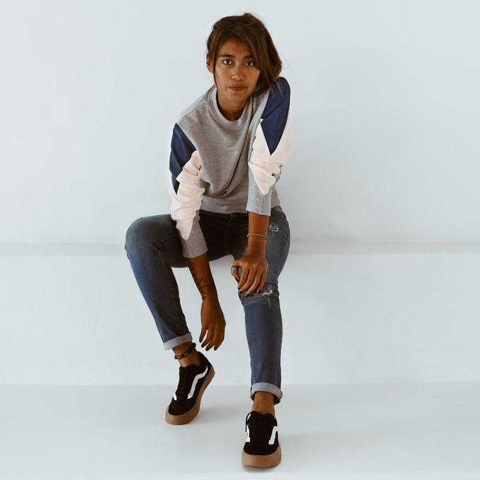 Sweatshirt - AMY - aus 4 verschiedenen recycelten Stoffen - Hellrosa, Denim, Grau from The Driftwood Tales