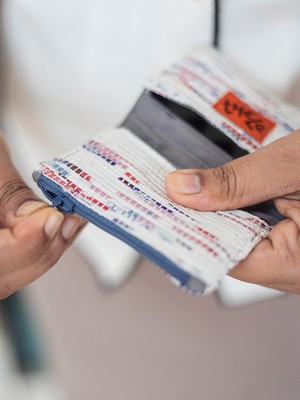 Pocket Case – Newsprint from Théla