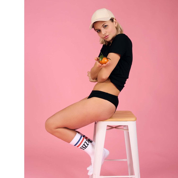 Schwarz-Bio-Baumwoll-Cheeky-Panty from TIZZ & TONIC