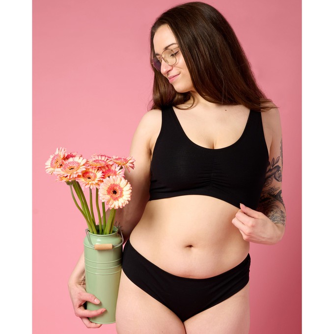 Schwarz-Bio-Baumwoll-Cheeky-Panty from TIZZ & TONIC