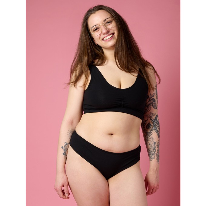 Schwarz-Bio-Baumwoll-Cheeky-Panty from TIZZ & TONIC