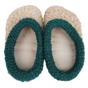 Banana leaf slippers with green border from Tulsi Crafts